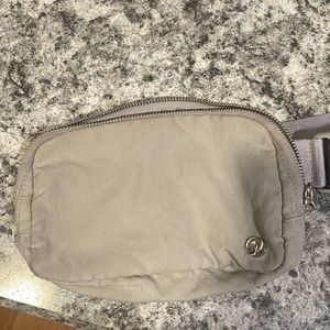 lululemon everywhere belt bag